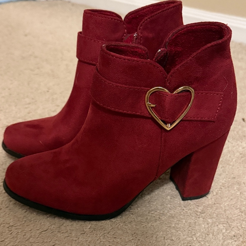 Allegra K Burgundy Ankle Boots with Gold Heart Accent